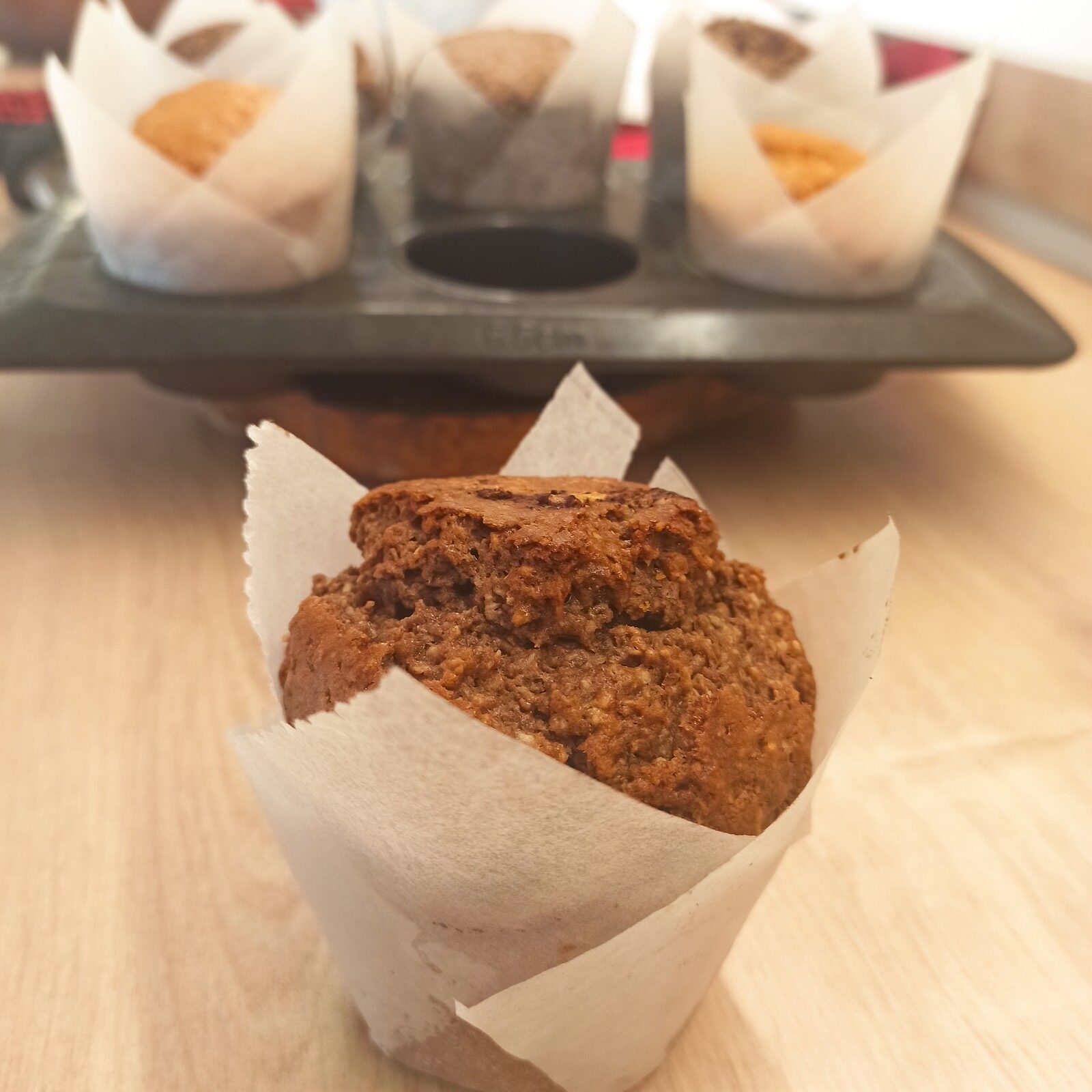 Muffins moelleux noix de coco et chocolat image